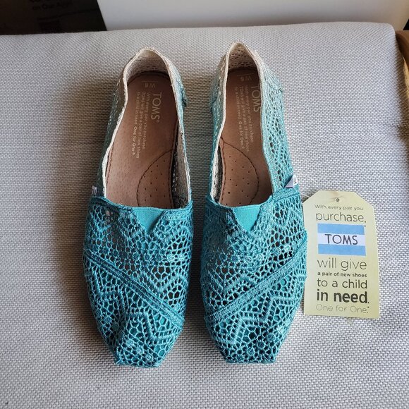 NWT TOMS Baltic Dip- Dyed Crochet Classics Size US6, EU 36.5 - Picture 1 of 8